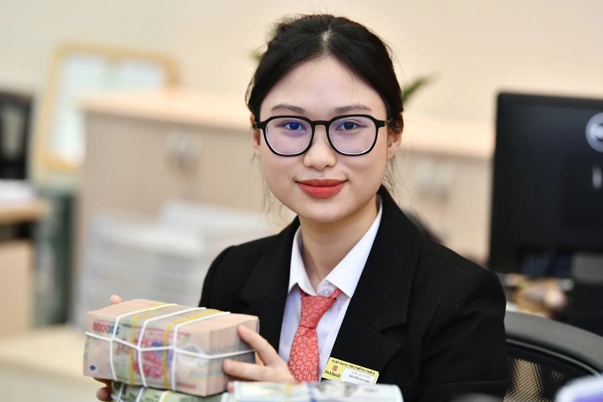Lãi suất ngân hàng & Giá Vàng 28/2/2026 - Hinh 1