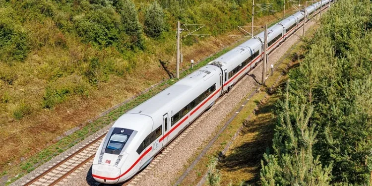 Vingroup Đề Nghị Đồng Nai Hỗ Trợ Khảo Sát Dự Án Đường Sắt Tốc Độ Cao 350km/h - BĐS Đô Thị